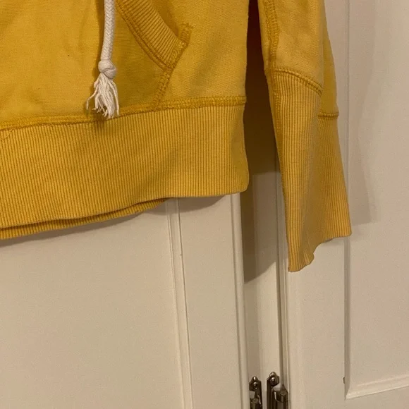 🩷🛍️New PINK Vintage Yellow Pullover Hoodie💛 - Picture 4 of 11